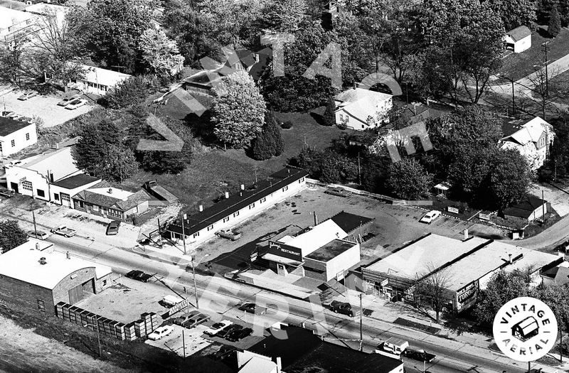 Johnnys Motel and Restaurant (Barrys Buzz Shop) - 1972